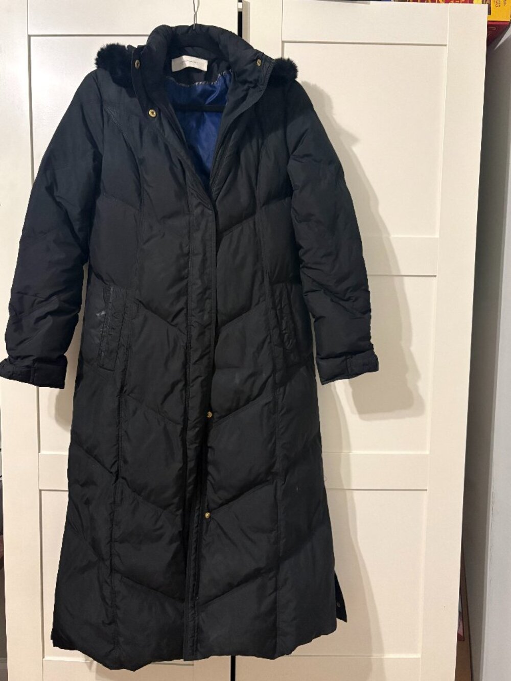 T Tahari Women's S long black winter puffer coat
